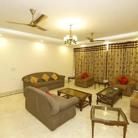 Badal'S Nest I Near Aiims I Near Safadarganj I South Delhi I Couple Friendly I Homestay